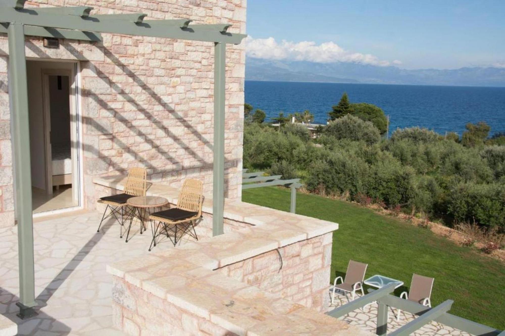 Stone Bay Houses In Messinia Kalamaki Beach Area Chrani Exterior photo